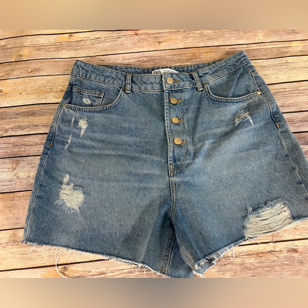 Zara women’s High Waist Distressed Jean Shorts